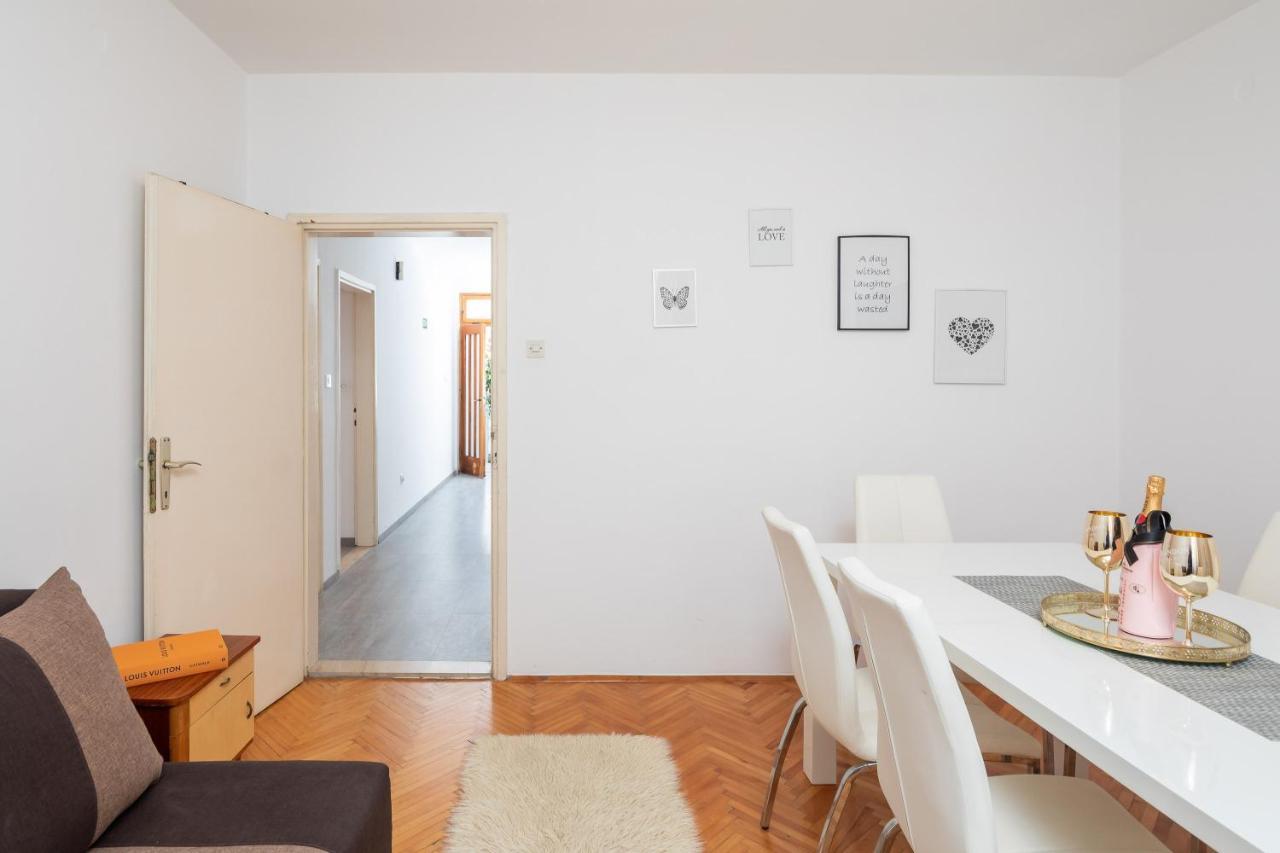 Seaside Apartment Blue Dugi Rat Ngoại thất bức ảnh