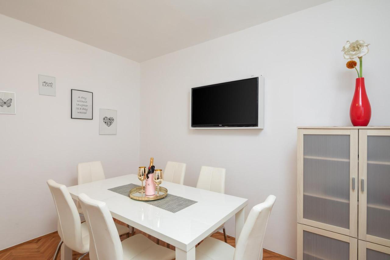 Seaside Apartment Blue Dugi Rat Ngoại thất bức ảnh