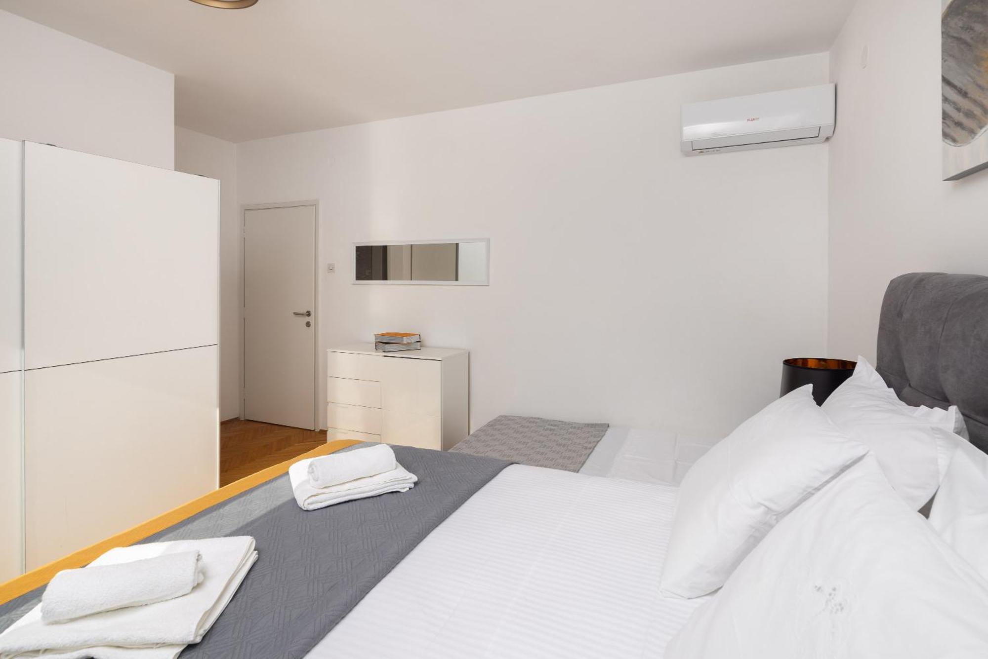 Seaside Apartment Blue Dugi Rat Ngoại thất bức ảnh